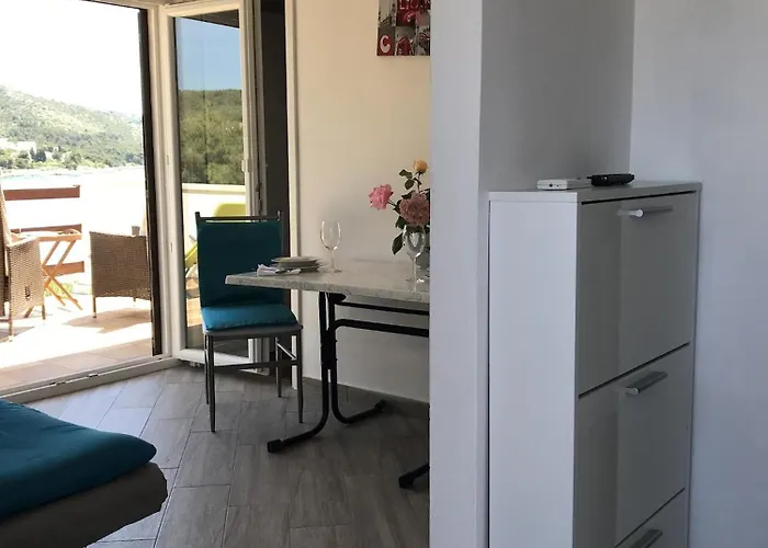 Mevi 特罗吉尔